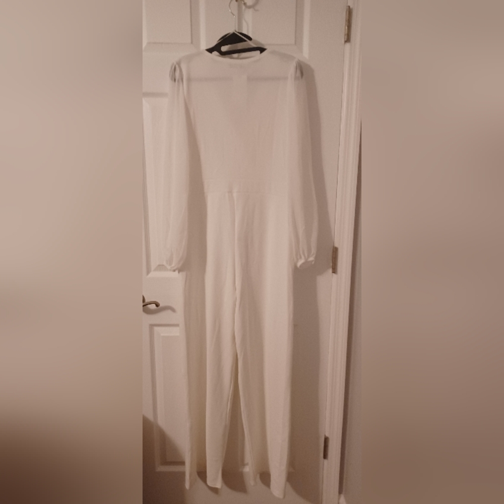 Quizz Elegant White Jumpsuit - Picture 3 of 3